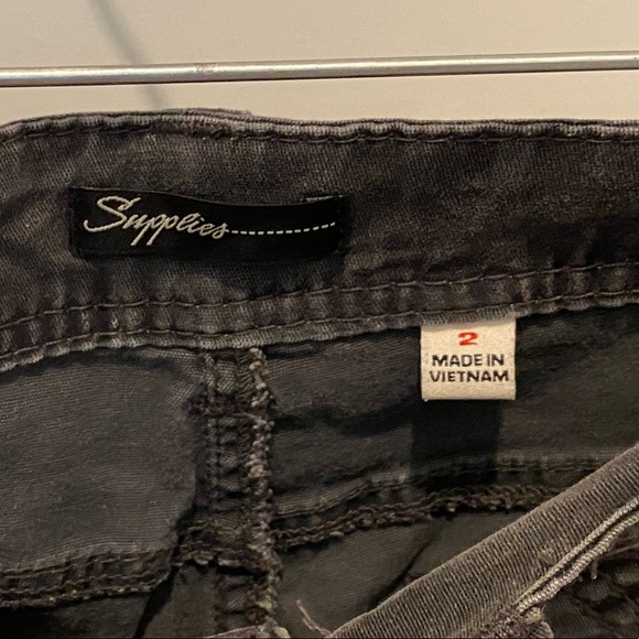 Camo Cropped Stretch Cargo Pants 2 - Picture 4 of 4